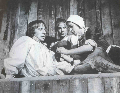 alanrickmancaptainswingonstage001.jpg