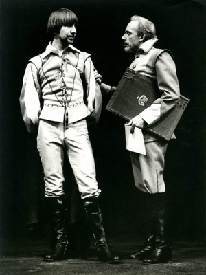 alanrickmanhamletonstage001.jpg