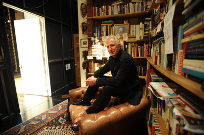 alanrickman2011photoshootgoldentheater014.jpg