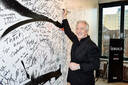 Filename=alanrickman2015photoshootaolbuildspeakerseries011.jpg
Filesize=71KiB
Dimensions=612x408
Date added=Sep 27, 2025 alanrickman2015photoshootaolbuildspeakerseries011.jpg