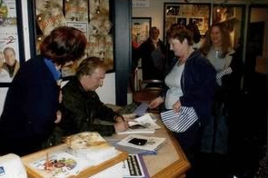 alanrickman2006autographsigning013.jpg
