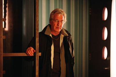 alanrickmansnowcakepromo024.jpg