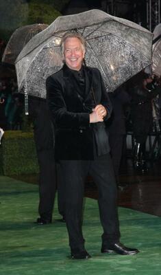 alanrickmanalicewonderlandpremierelondres006.jpg
